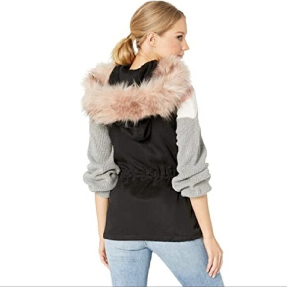 Nwot BB Dakota Black Get Your Swagger On Vest Faux  Fur Trim Hood Size XS - Picture 3 of 16